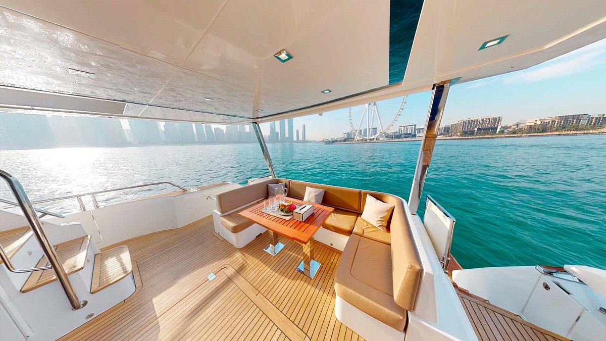 Аренда моторной яхты Galeon 780 Crystal в Дубае - ОАЭ